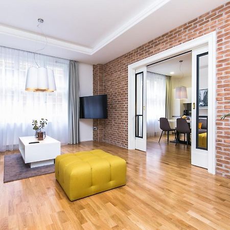 Unique Old Town Apartments At Palace Dlouha Прага Екстериор снимка