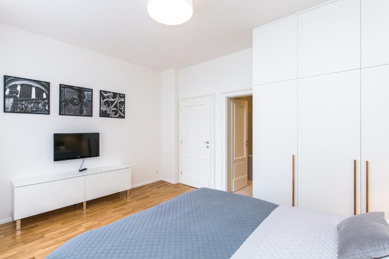 Unique Old Town Apartments At Palace Dlouha Прага Екстериор снимка