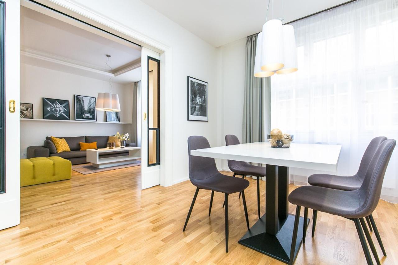 Unique Old Town Apartments At Palace Dlouha Прага Екстериор снимка