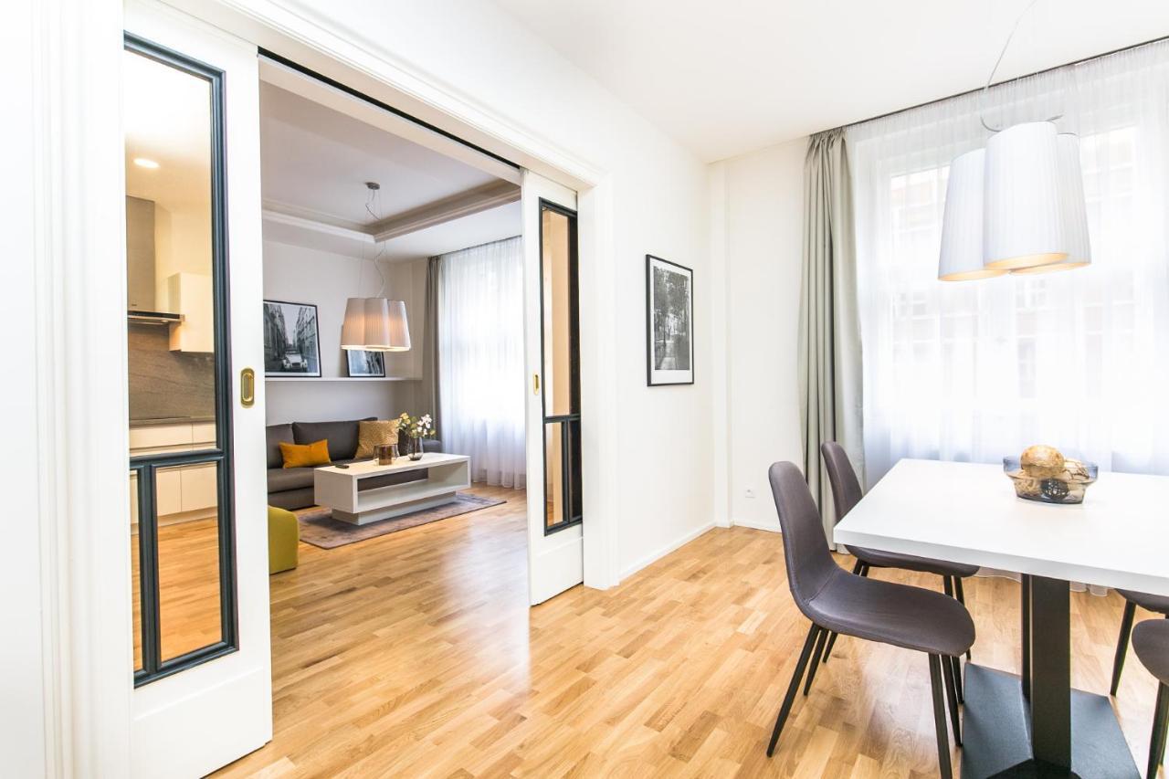 Unique Old Town Apartments At Palace Dlouha Прага Екстериор снимка