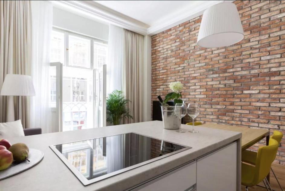 Unique Old Town Apartments At Palace Dlouha Прага Екстериор снимка