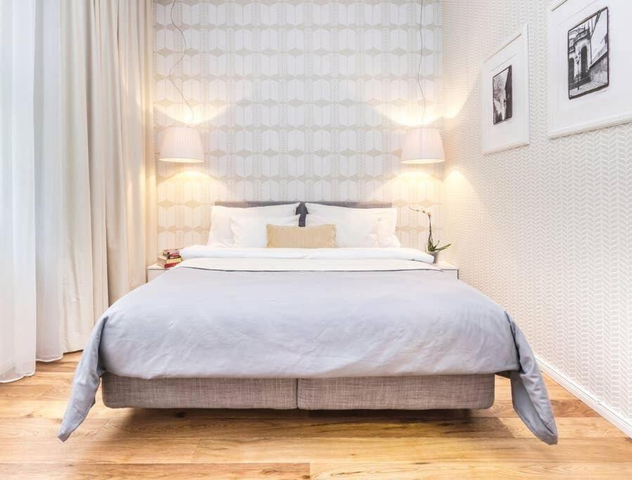 Unique Old Town Apartments At Palace Dlouha Прага Екстериор снимка