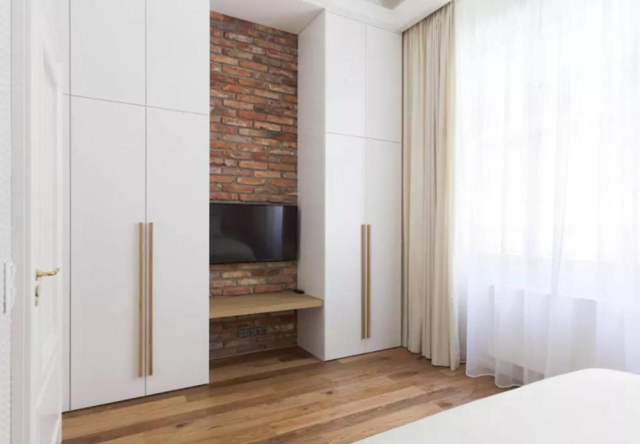 Unique Old Town Apartments At Palace Dlouha Прага Екстериор снимка