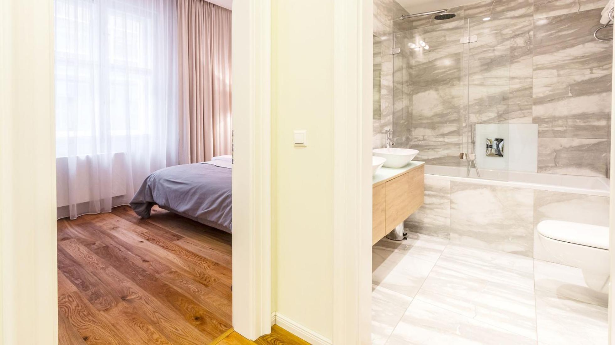 Unique Old Town Apartments At Palace Dlouha Прага Екстериор снимка