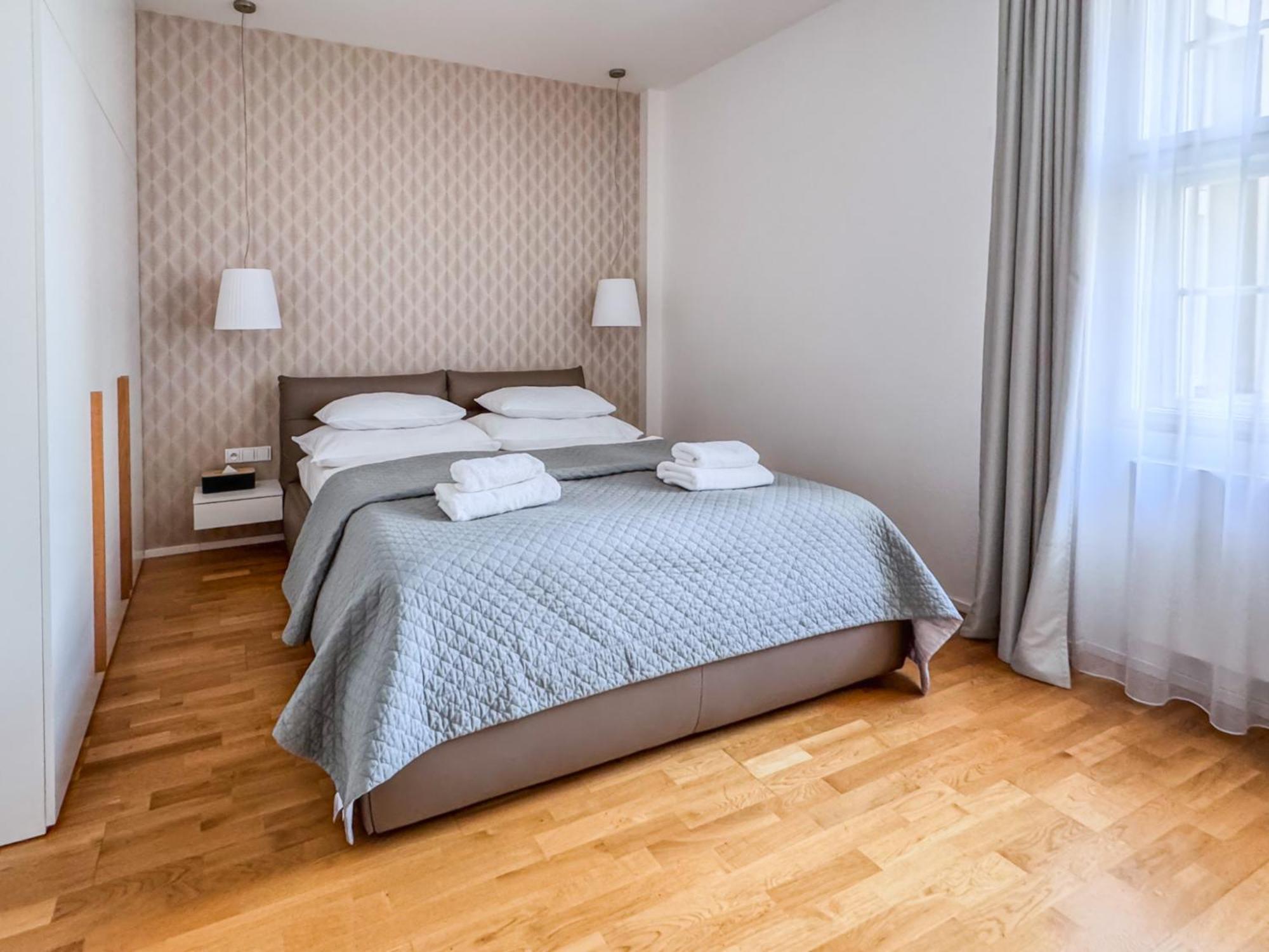 Unique Old Town Apartments At Palace Dlouha Прага Екстериор снимка