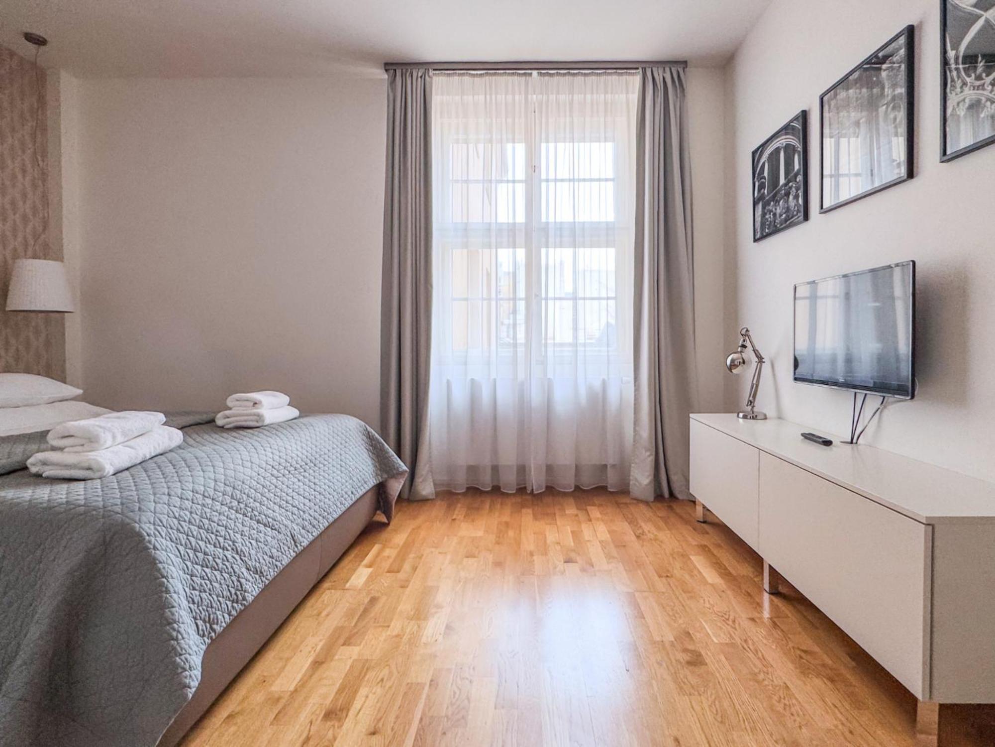Unique Old Town Apartments At Palace Dlouha Прага Екстериор снимка